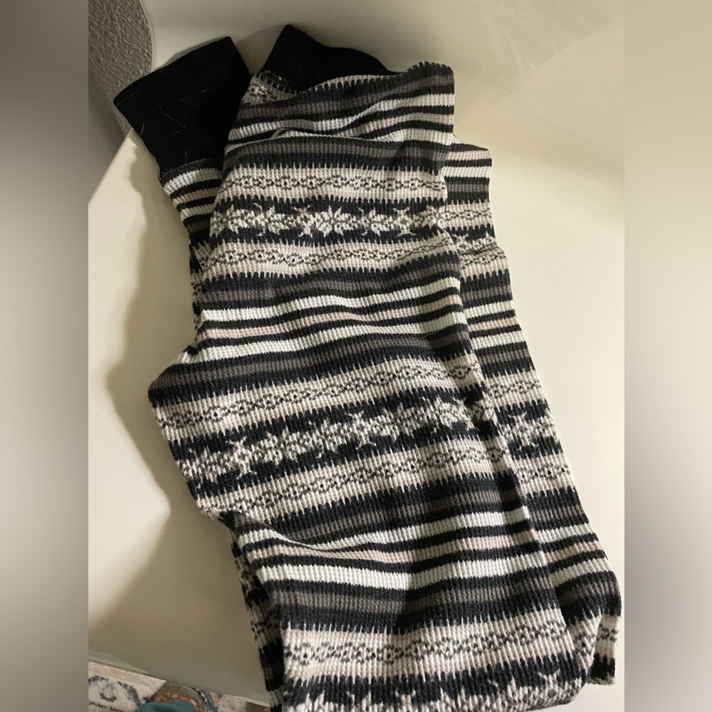 Women’s Old Navy waffle knit PJs size XS black and white